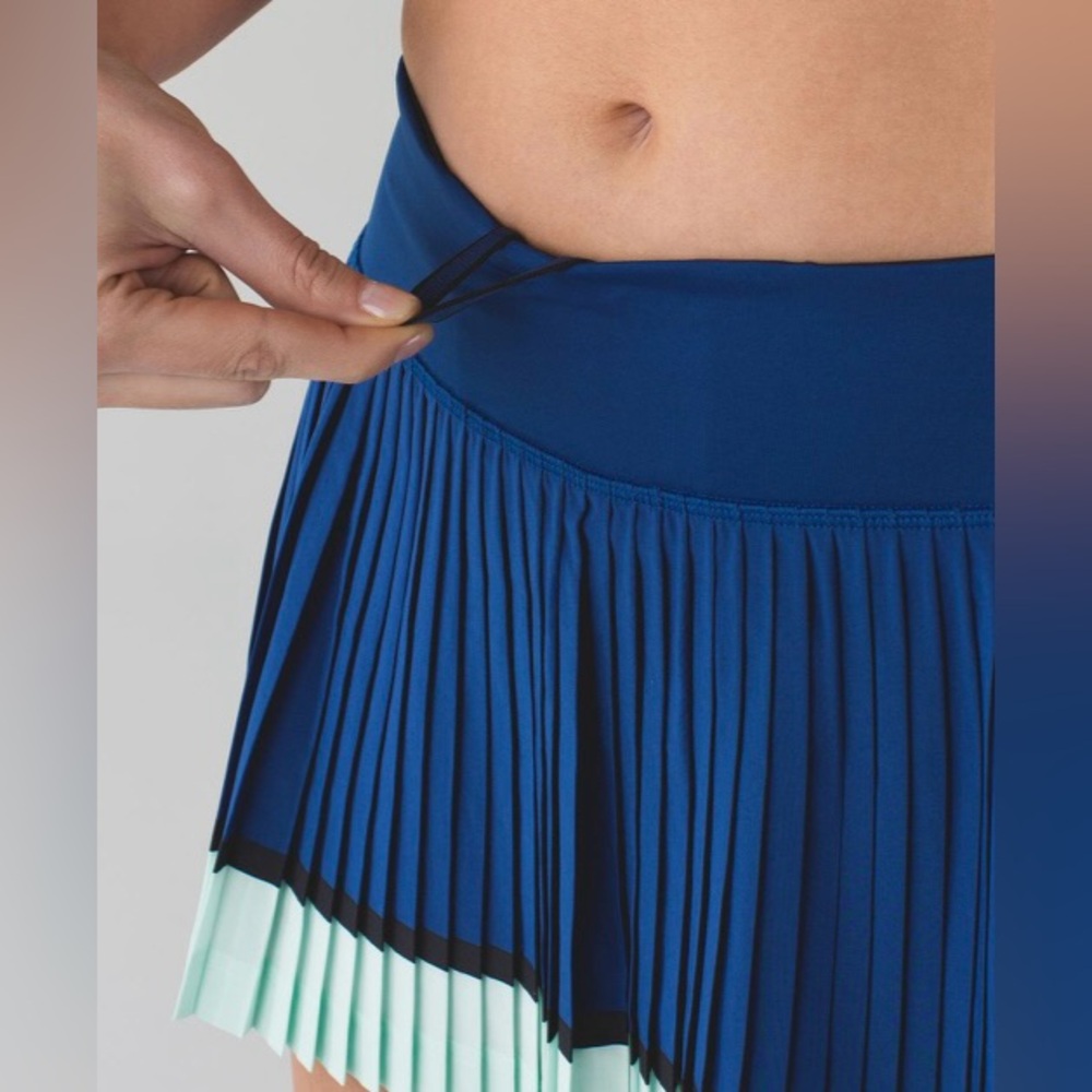 Lululemon Athletica Blue Green Pleated Skater Skirt